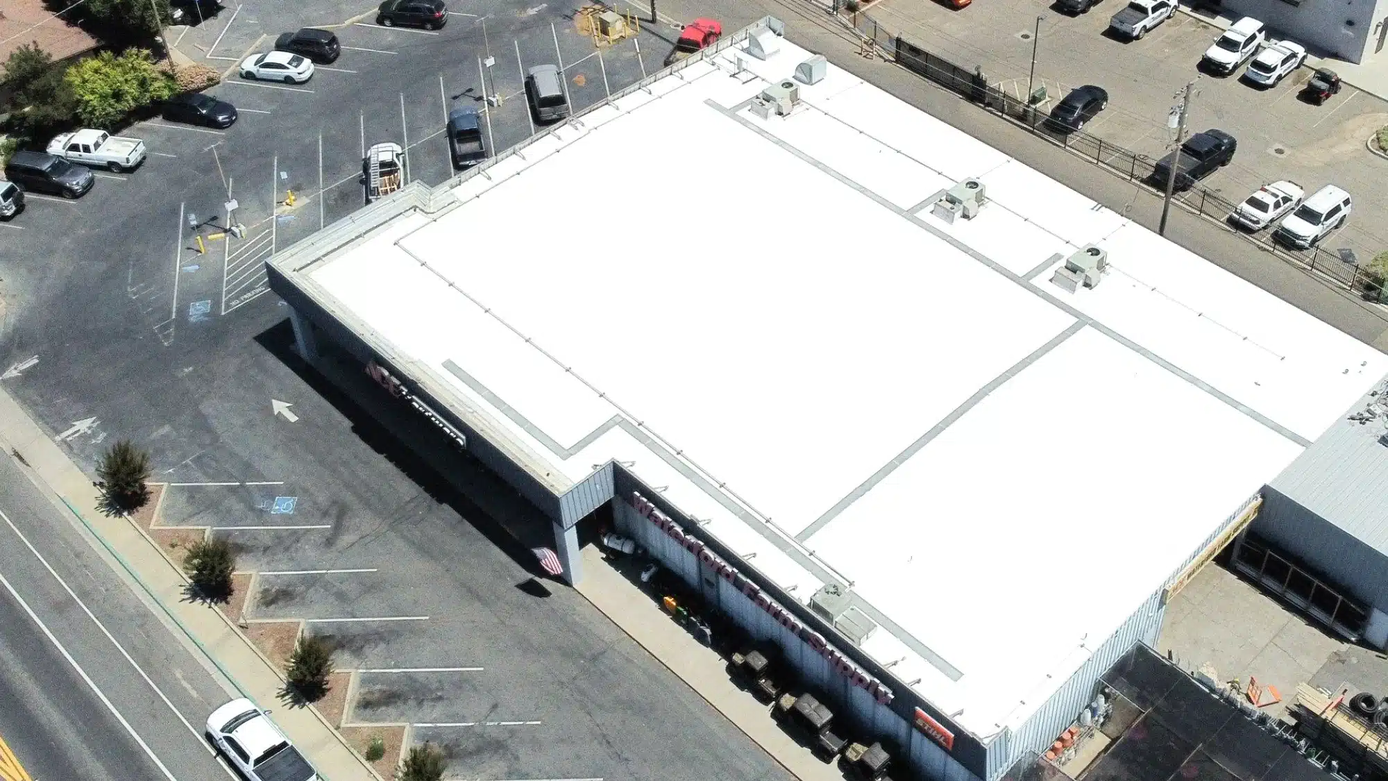 Choosing the Right Roofing Contractor in California_ Why Homeowners Trust Peterson Roofing Choosing the Right Roofing Contractor in California_ Why Homeowners Trust Peterson Roofing
