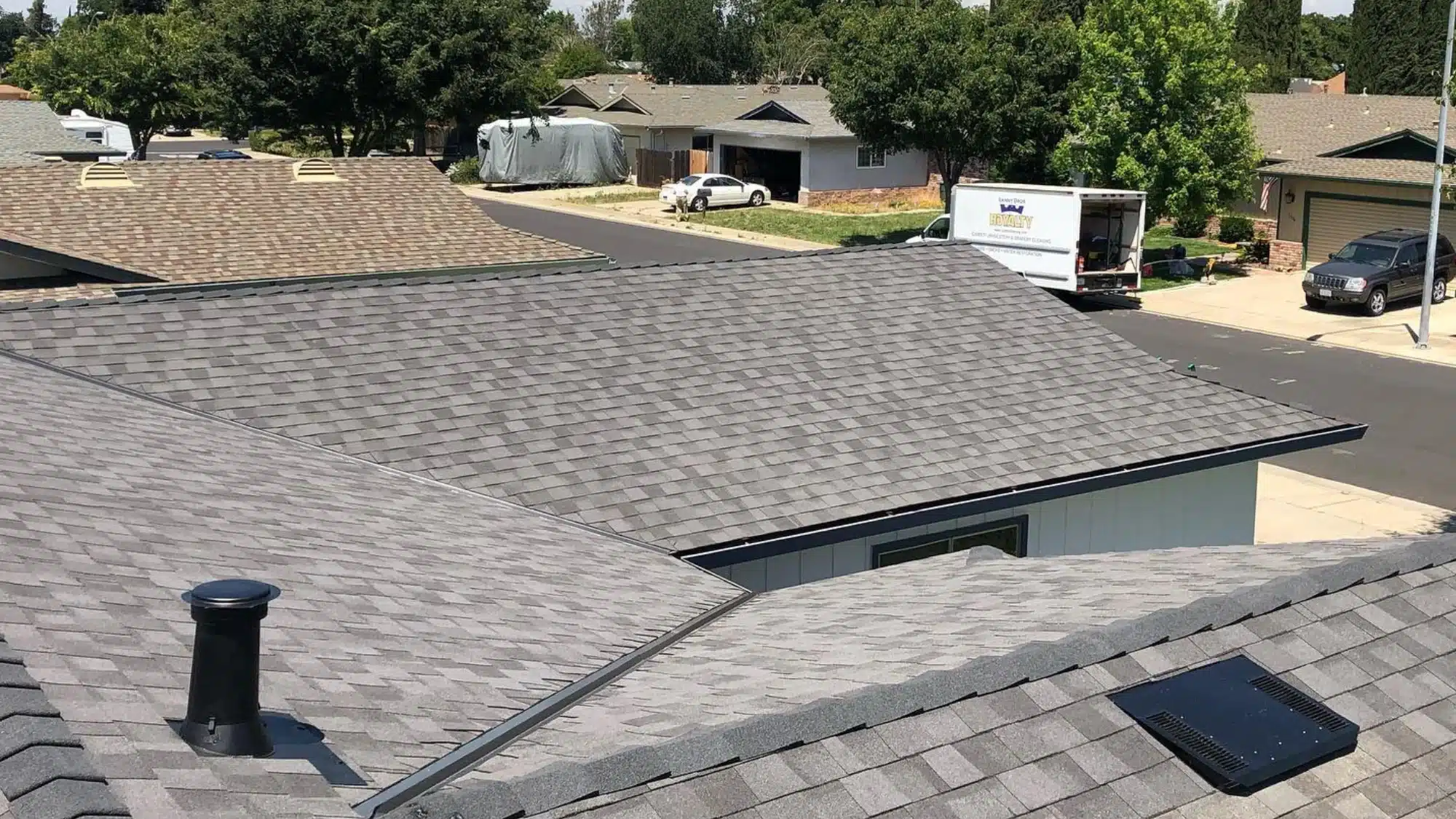 Managing Rain _ Humidity Shifts_ November Roofing Strategies for Central Valley Buildings